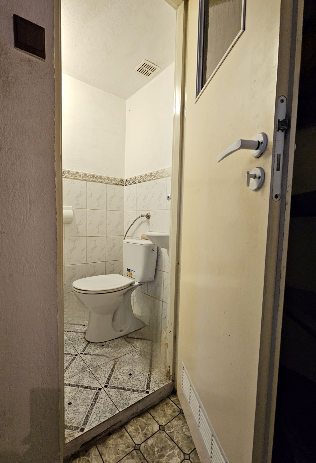 Dom Sprzedaż Dys Poprzeczna
